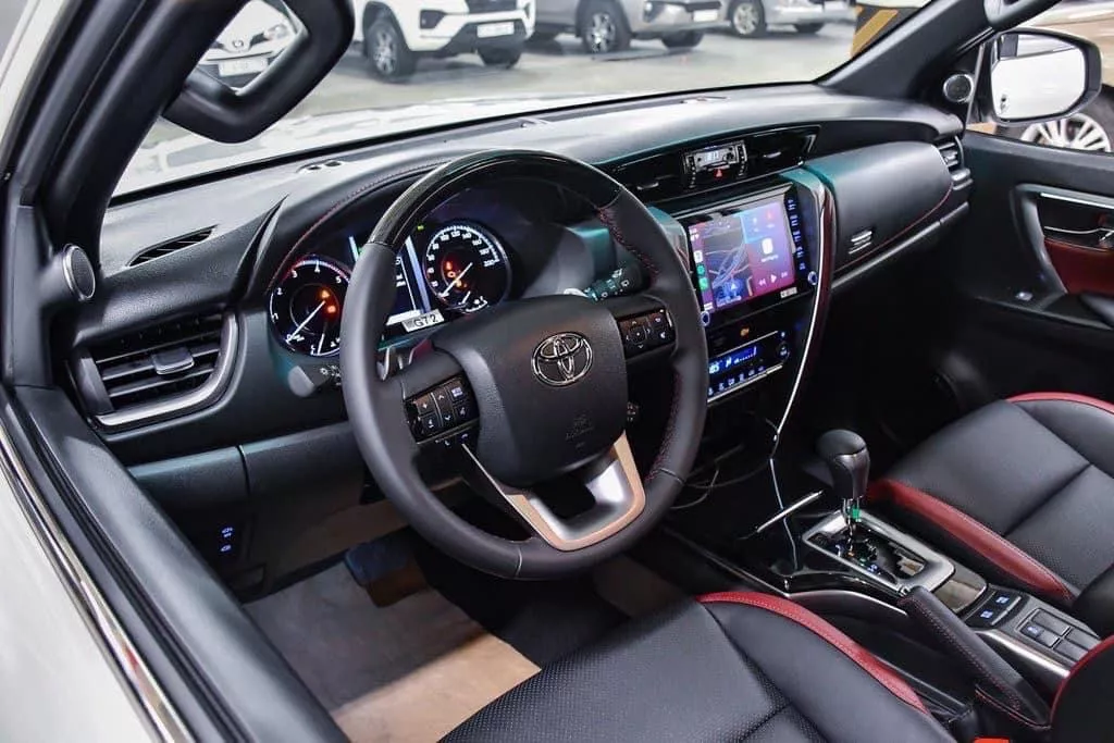 Giá lăn bánh xe Toyota Fortuner - Khuyến mãi Toyota Fortuner