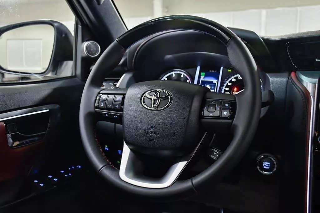Giá lăn bánh xe Toyota Fortuner - Khuyến mãi Toyota Fortuner