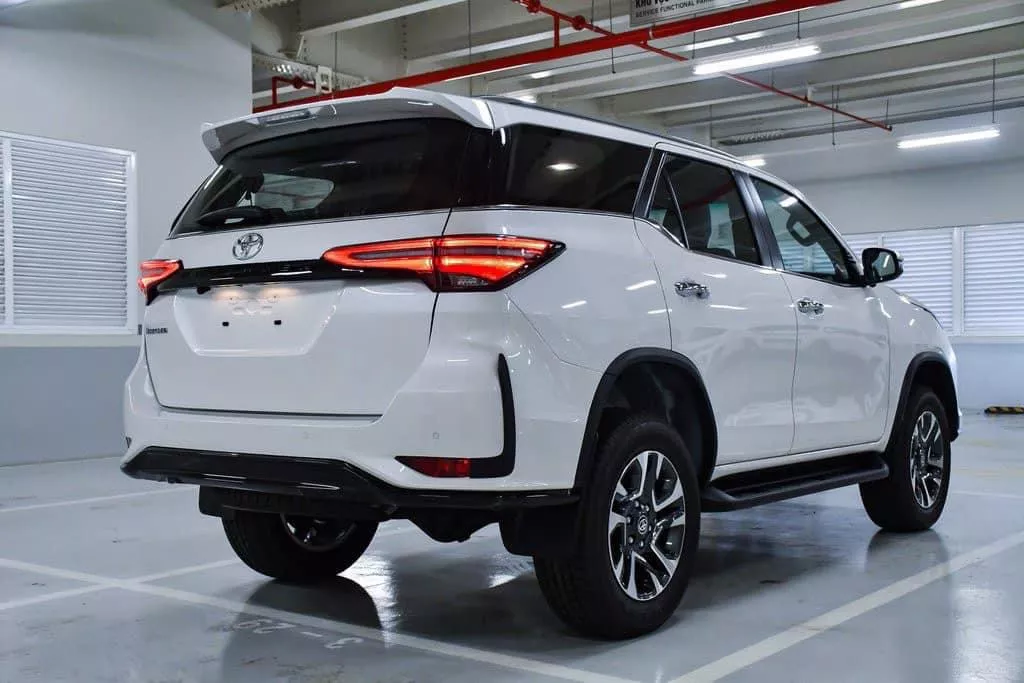 Giá lăn bánh xe Toyota Fortuner - Khuyến mãi Toyota Fortuner