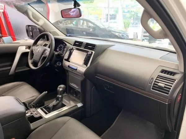 Giá lăn bánh Toyota Land Cruiser Prado - Khuyến mãi xe Toyota Land Cruiser Prado