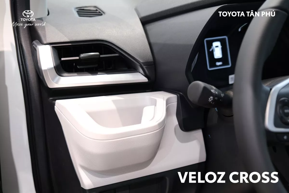 Cửa người lái Toyota Veloz Cross 2024