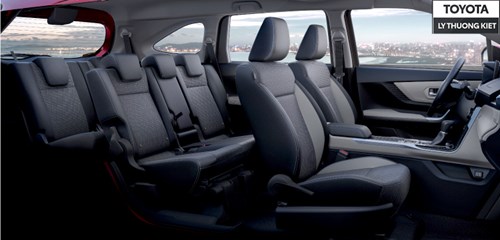 Khoang Hanh Khach Toyota Veloz