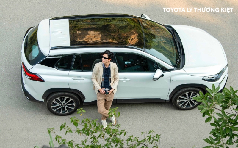 Corolla Cross Và Chủ Xe