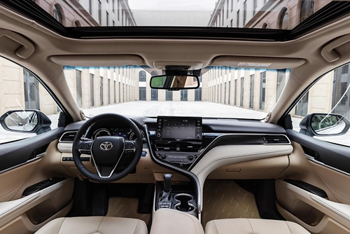 Vì Sao Toyota Camry Vượt Trội Trong Phân Khúc Sedan Hạng D?