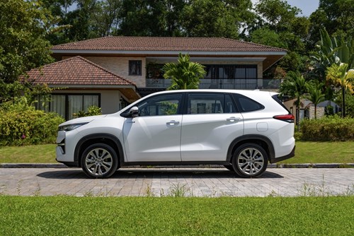 Trải Nghiệm Đầy Đủ Toyota Innova Cross - Hoàn Toàn Mới