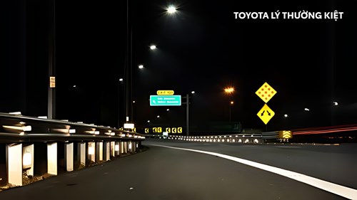 Quan Sát Kỹ Các Biển Báo