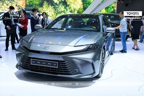 Ngoai That Toyota Camry 2025