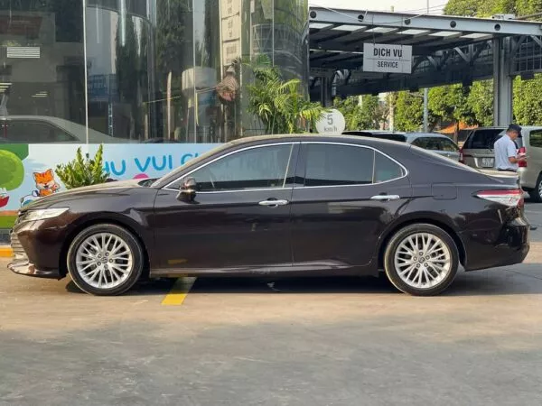 Toyota Camry 2.5Q 2020
