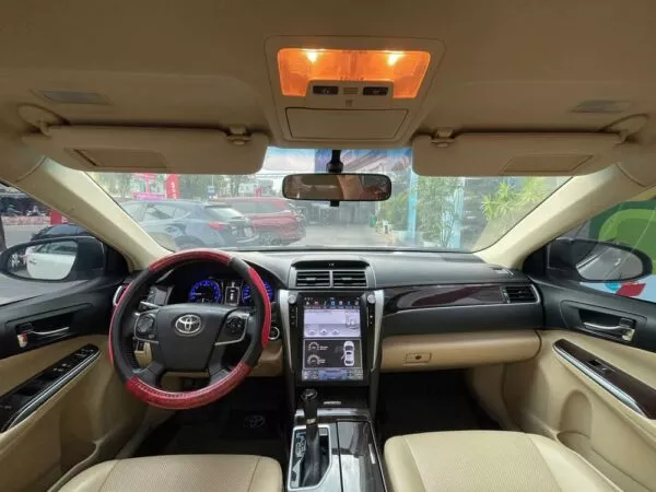 Toyota Camry 2.0G 2019